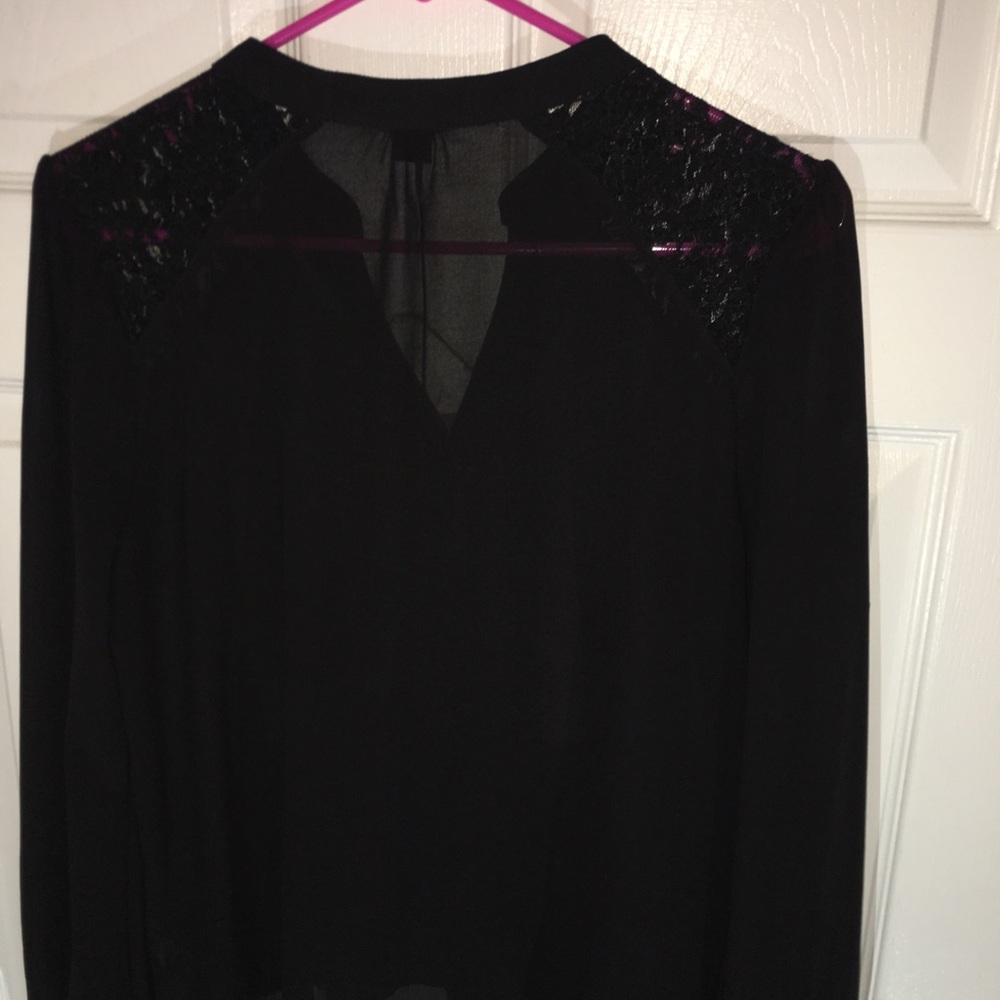 Blouse - Picture 2 of 3